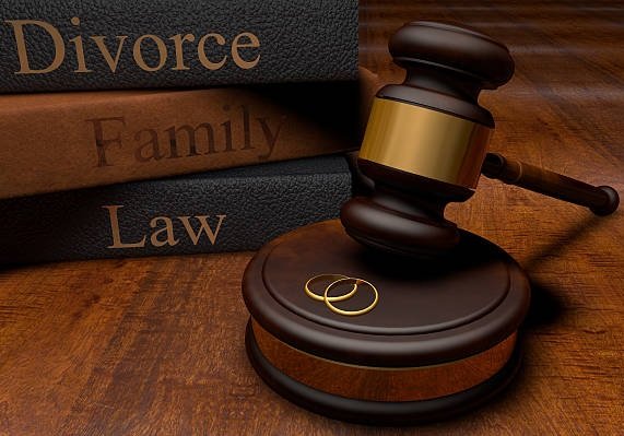 Divorce lawyer consultation